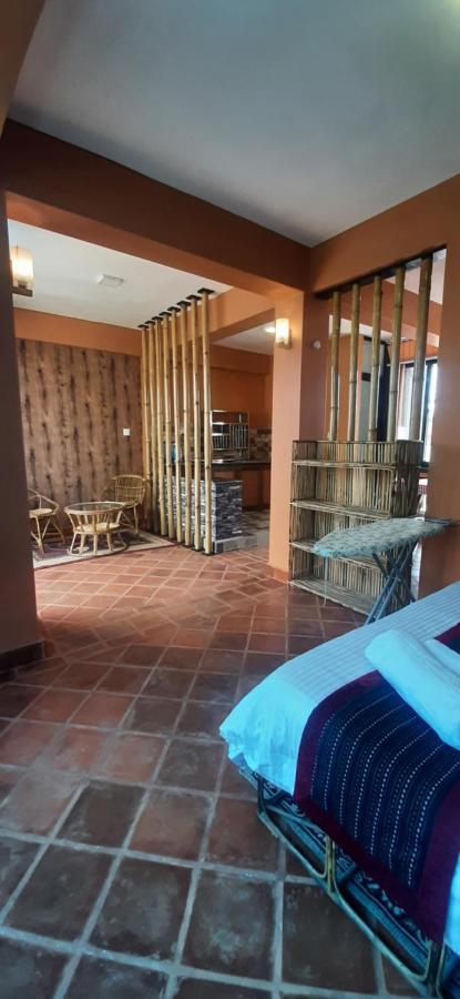 Looniva Guest House Lalitpur Экстерьер фото