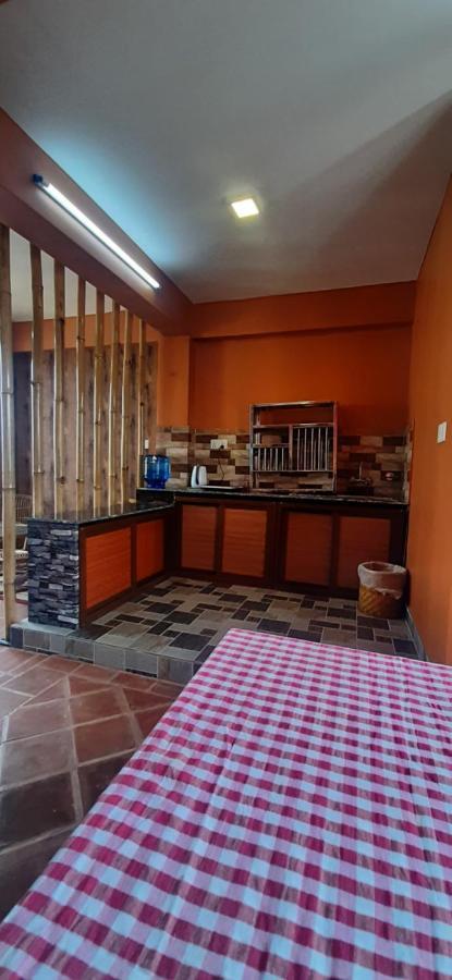 Looniva Guest House Lalitpur Экстерьер фото