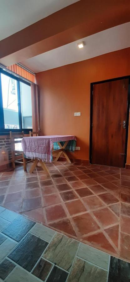 Looniva Guest House Lalitpur Экстерьер фото